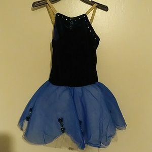 Girl MC costume, 2 wrist pieces, hairpiece